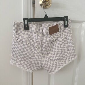 Aeropostale Girl Button white and beige checkered shorts
